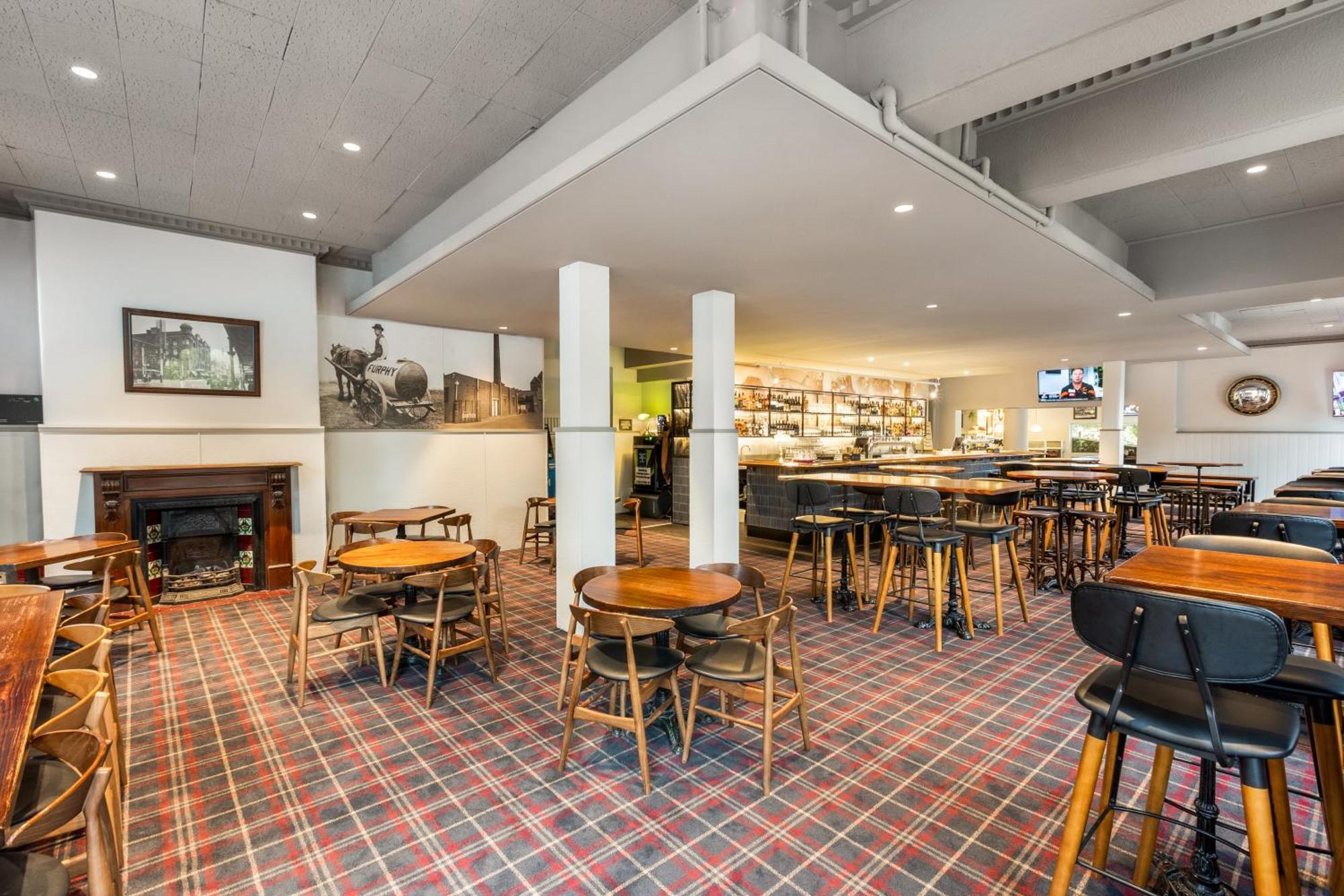 College Lawn Hotel - Melbourne — Photos 1